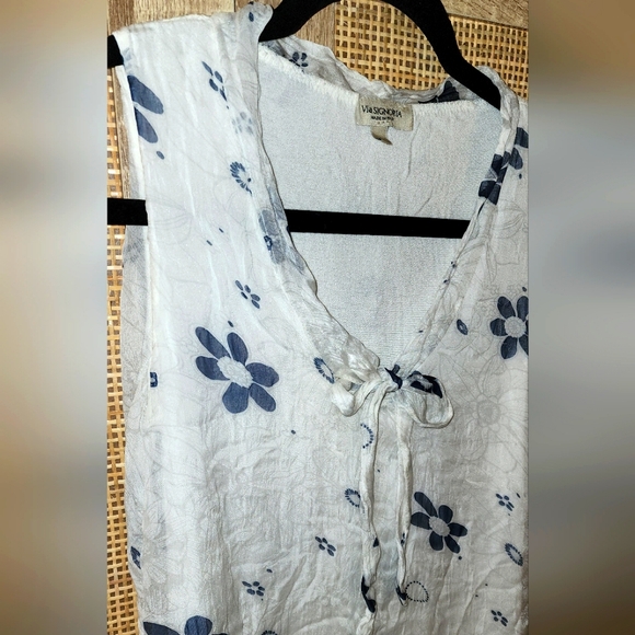 Via Signoria Italian 100% silk, lined, sleeveless top, white & blue, size small - Picture 8 of 8